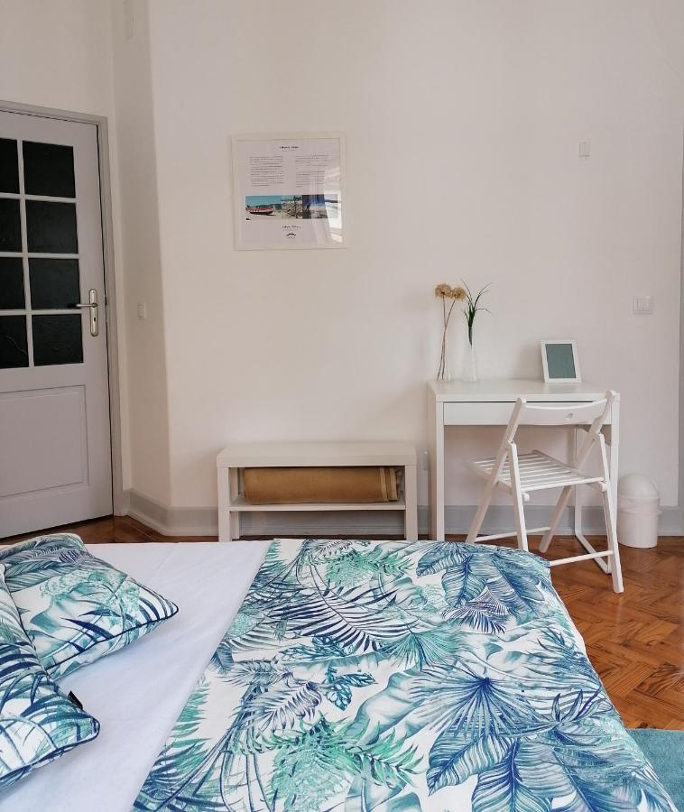 Hostel Rossio Alcobaca Exterior photo